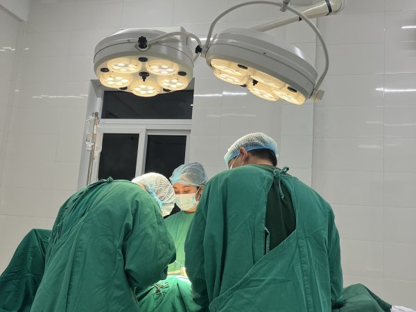 CẤP CỨU RAU TIỀN ĐẠO TRUNG TÂM CHẢY MÁU: CUỘC ĐUA VỚI TỬ THẦN LÚC 2 GIỜ SÁNG